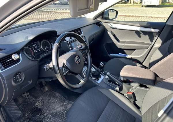 Skoda Octavia cena 52000 przebieg: 154000, rok produkcji 2017 z Czeladź małe 106